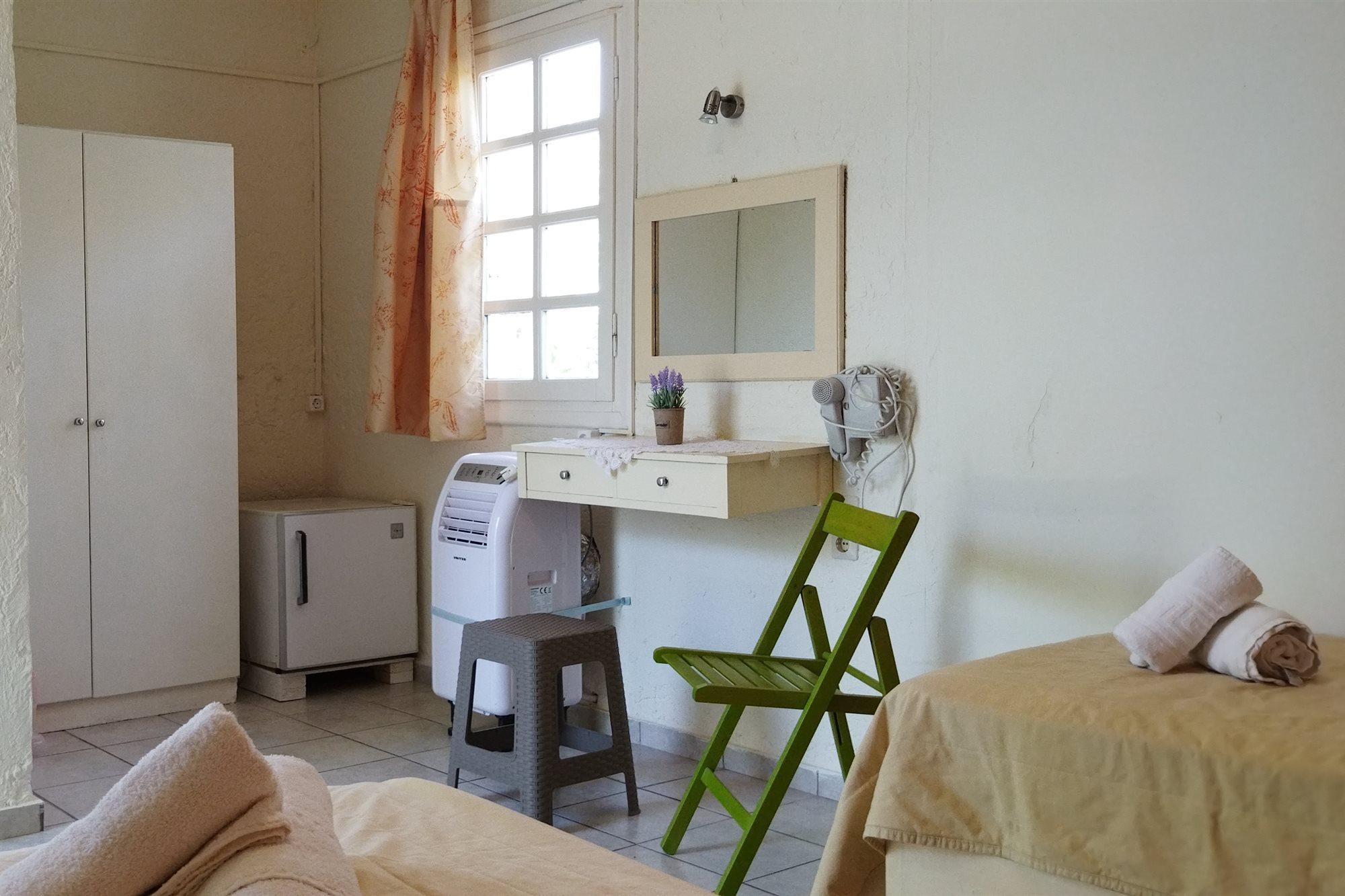 Cleo Rooms 250M From The Beach Malia  Bagian luar foto
