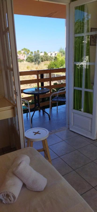 Cleo Rooms 250M From The Beach Malia  Bagian luar foto