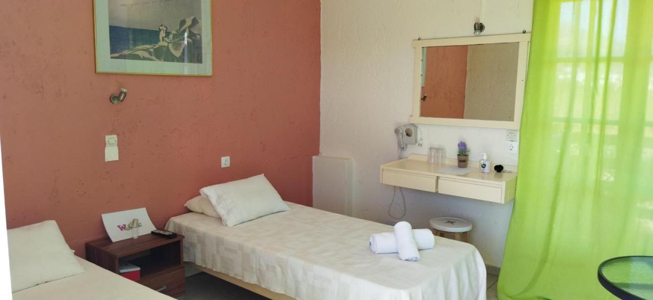 Cleo Rooms 250M From The Beach Malia  Bagian luar foto