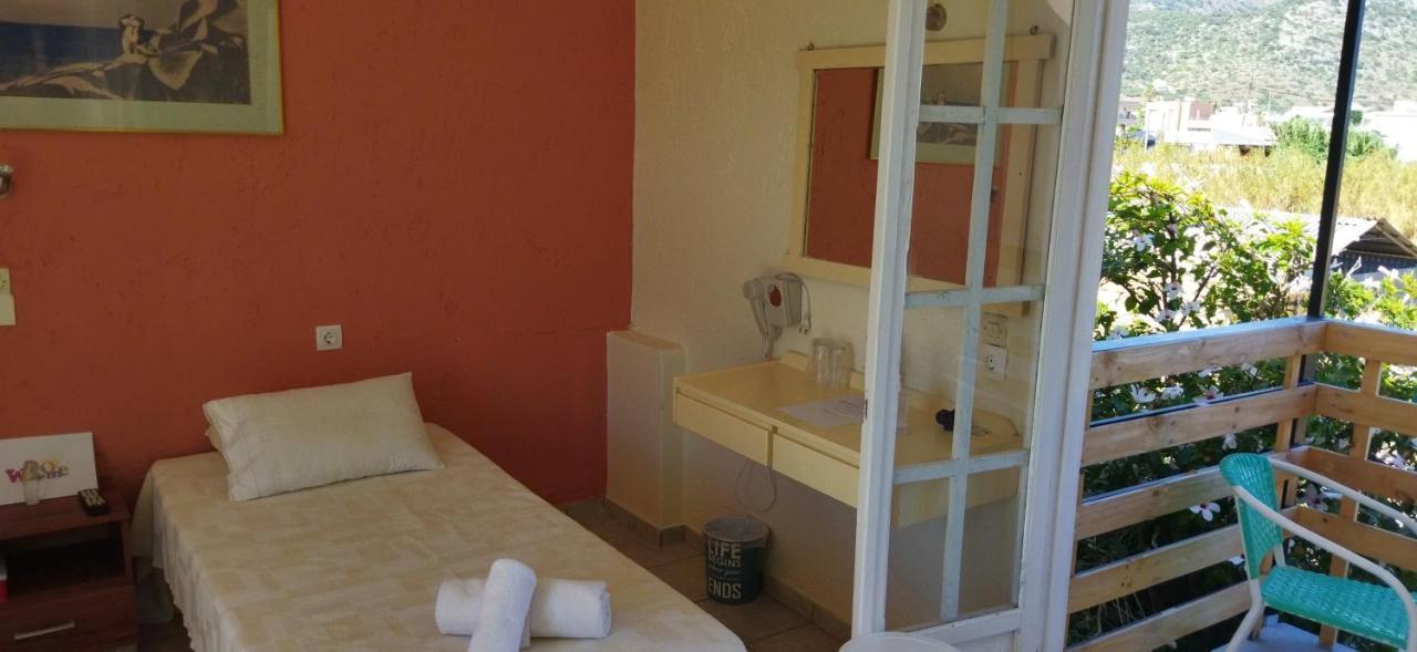 Cleo Rooms 250M From The Beach Malia  Bagian luar foto