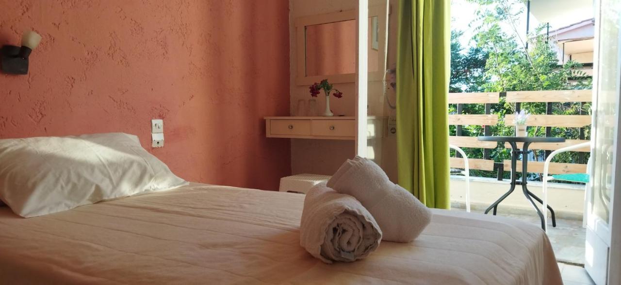 Cleo Rooms 250M From The Beach Malia  Bagian luar foto