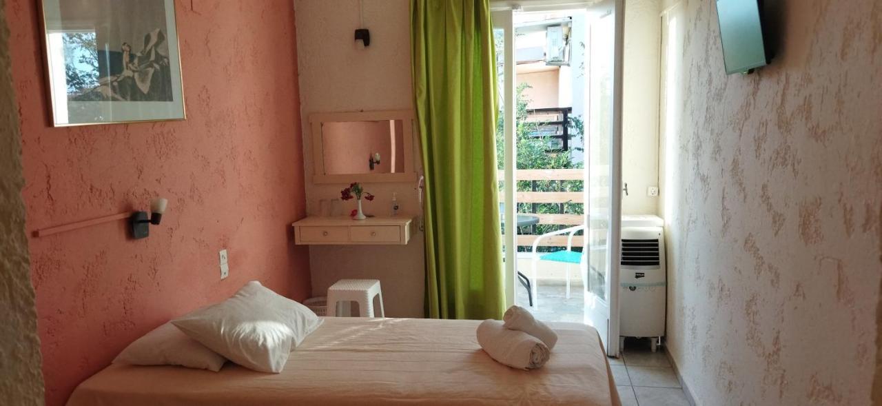 Cleo Rooms 250M From The Beach Malia  Bagian luar foto