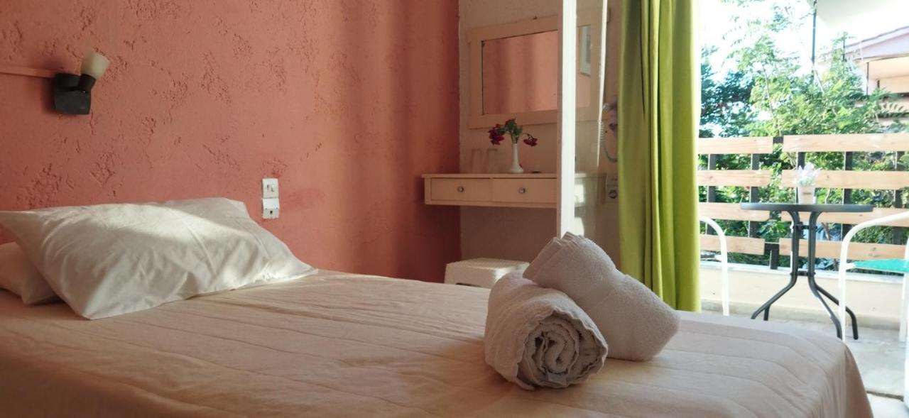 Cleo Rooms 250M From The Beach Malia  Bagian luar foto